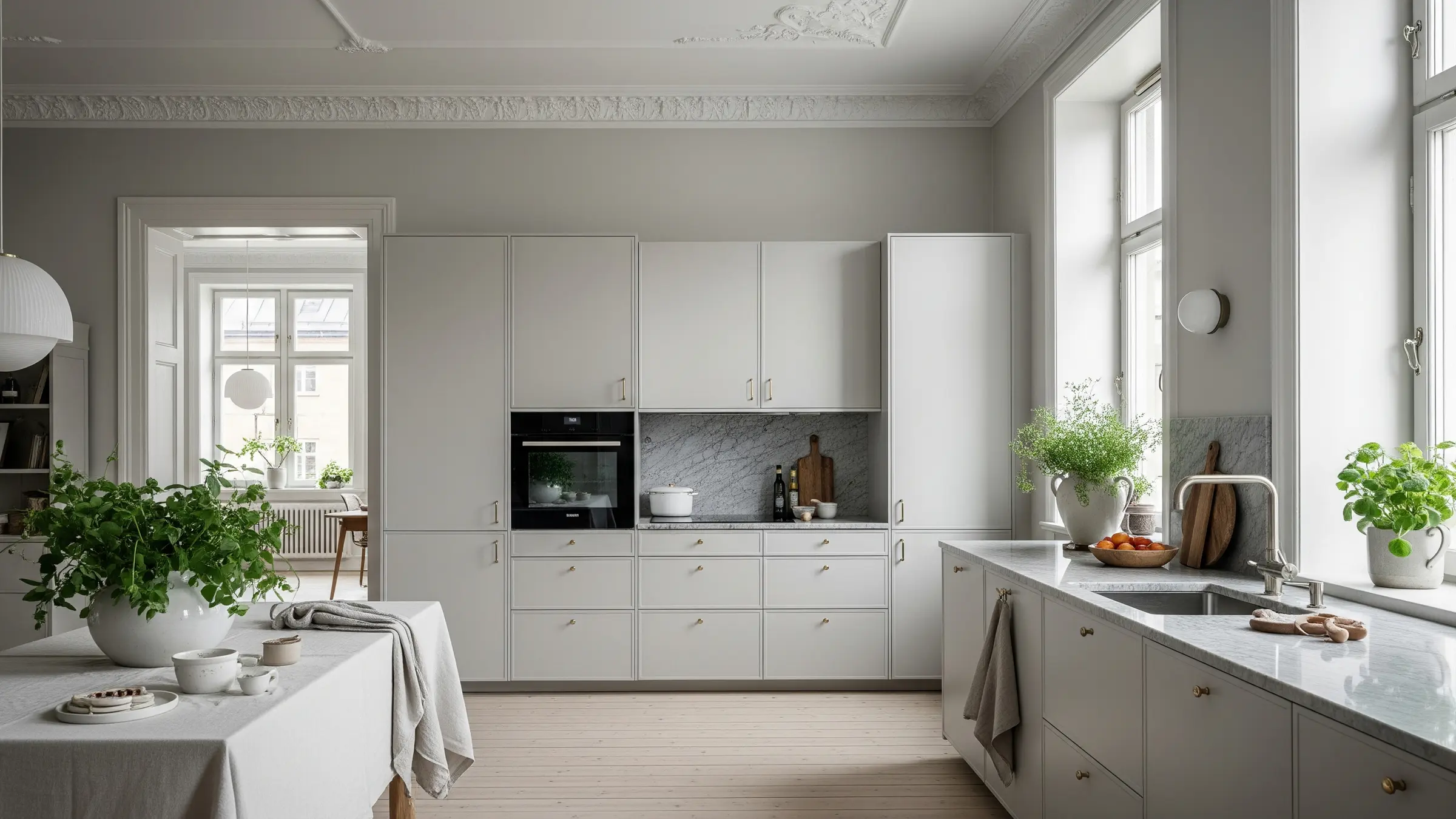 Nordic spegelfront från Sankt George i modern köksmiljö